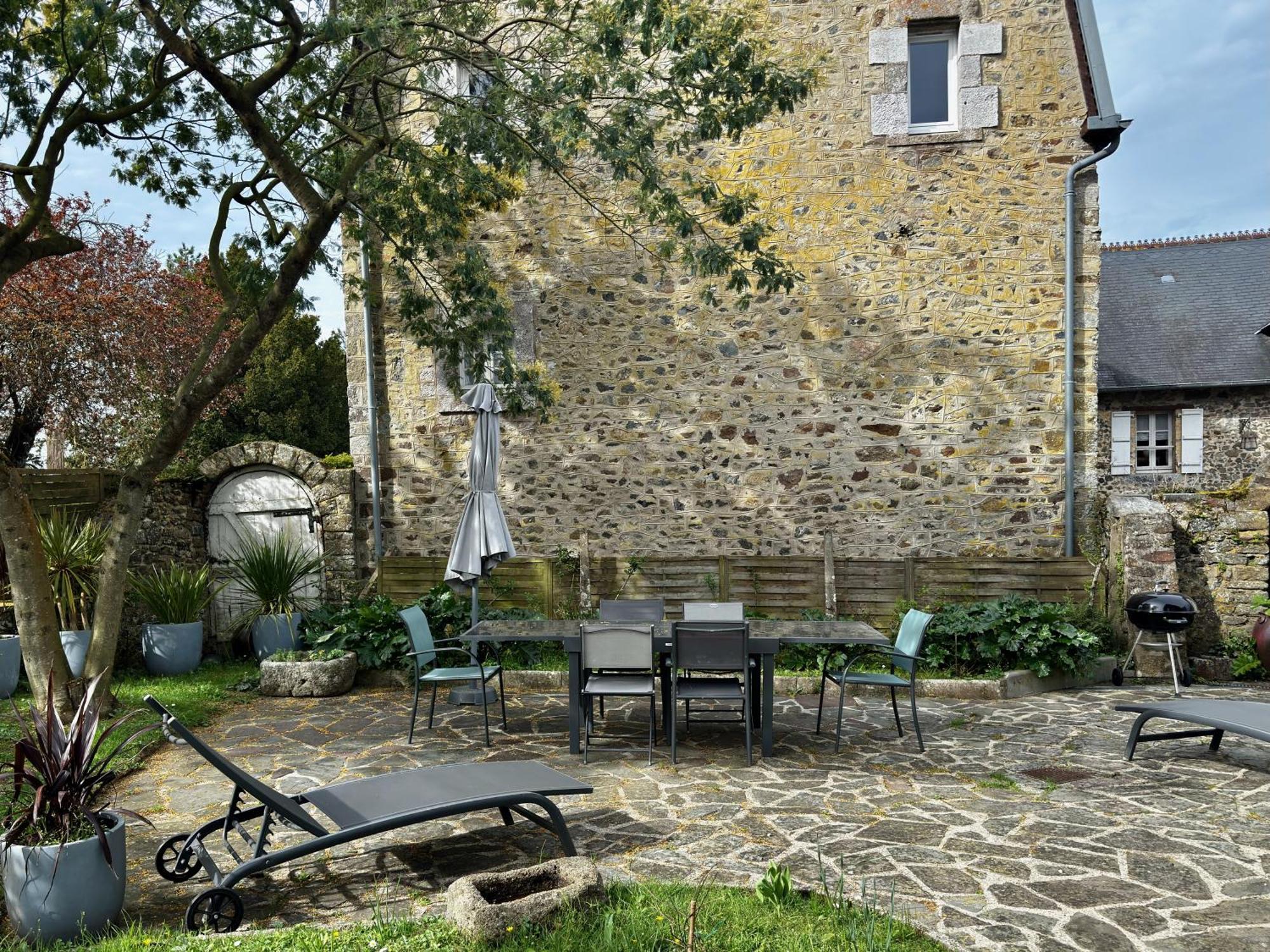 La Triolette, Maison Chaleureuse, Independante Et Refaite A Neuf Dans Le Vieux Coutainville, Tourisme Ou Teletravail Агон-Кутенвиль Экстерьер фото